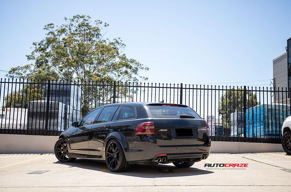 HOLDEN-COMMODORE-SF06-SATIN-BLACK